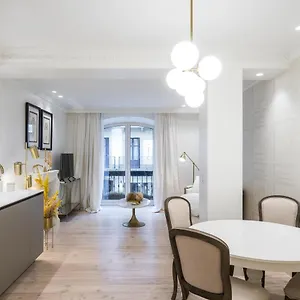Brand New I Beachfront I 3 Min Old Town Anvers Apartamento